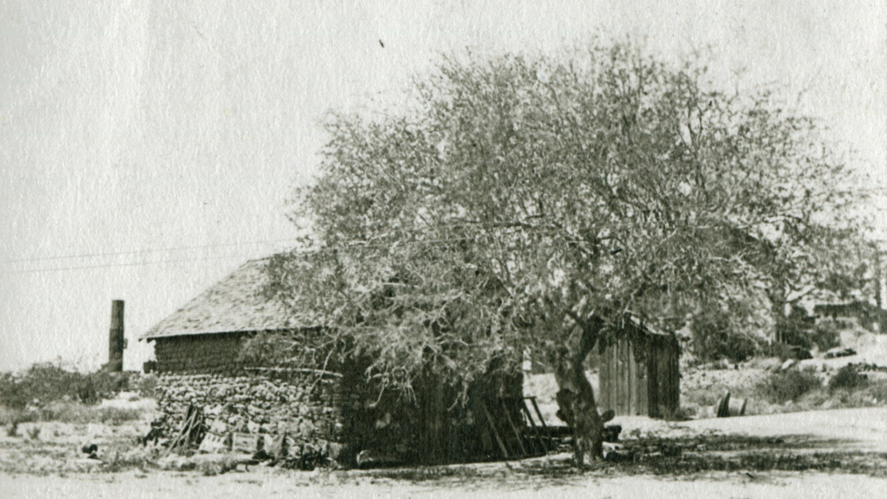 an old photo of a house